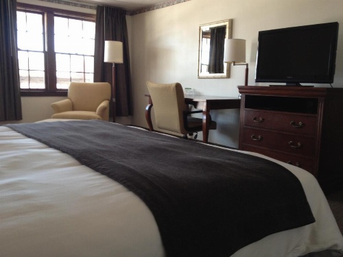 Holiday Hill Inn & Suites image 17