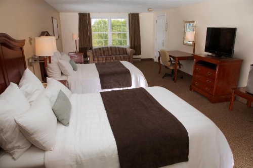 Holiday Hill Inn & Suites image 29