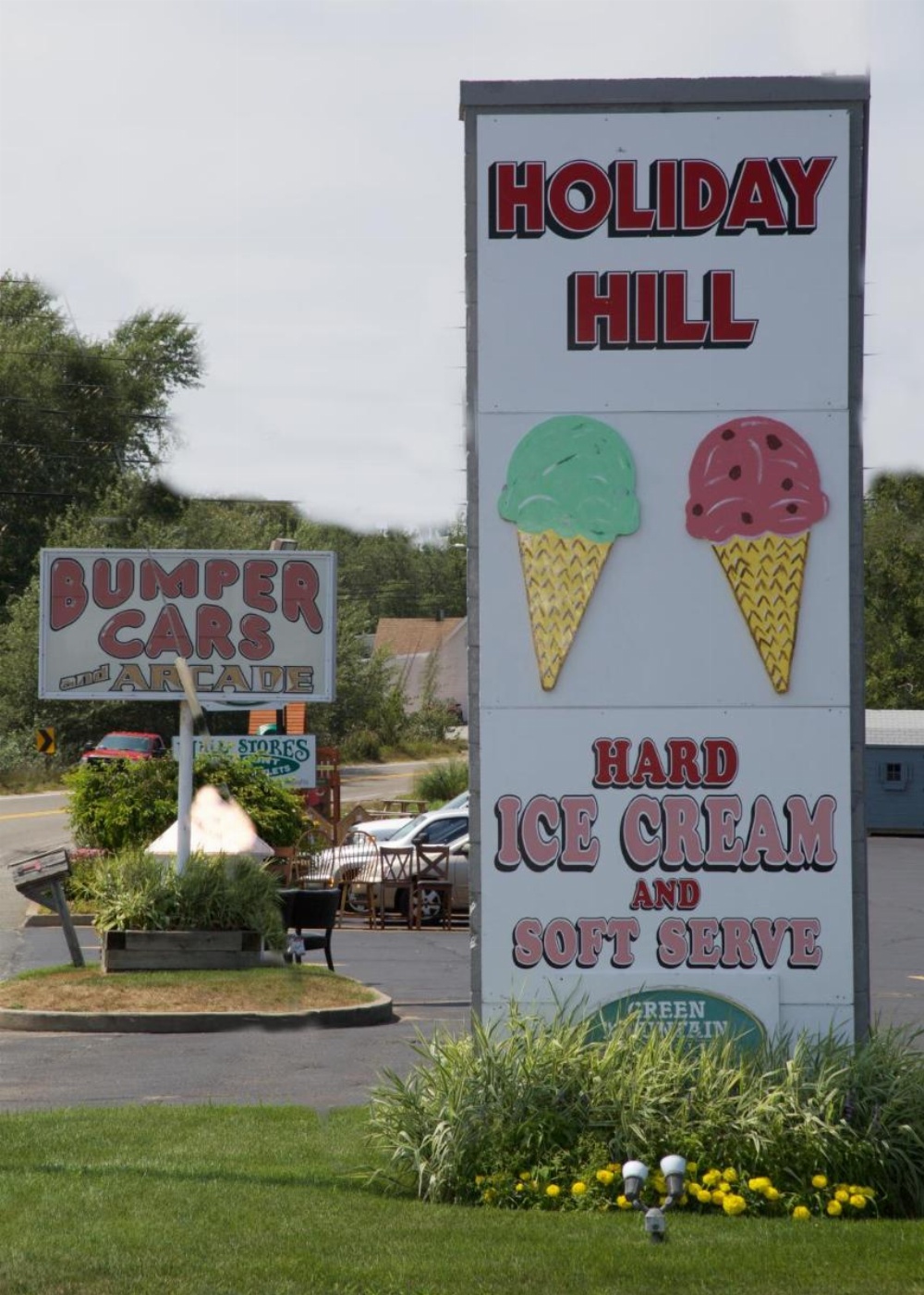 Holiday Hill Inn & Suites Image 42