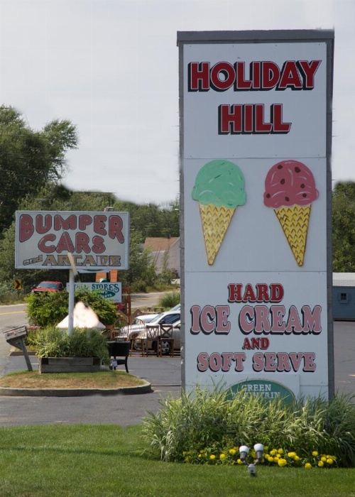 Holiday Hill Inn & Suites image 42