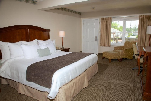 Holiday Hill Inn & Suites image 47