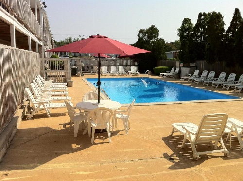 Holiday Hill Inn & Suites image 49